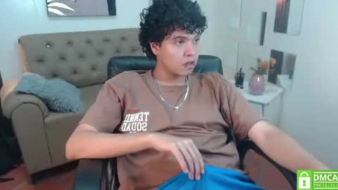E T H A N online show from August 13, 8:01 pm