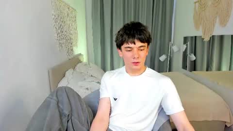 Ethan online show from August 2, 3:19 pm