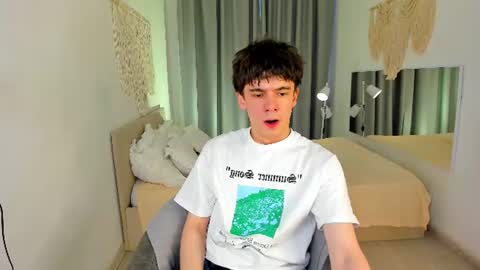 Ethan online show from August 3, 10:33 am