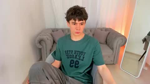 Ethan online show from August 4, 10:23 am