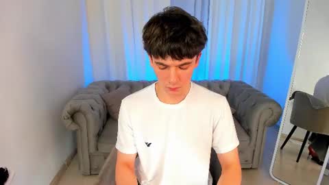 Ethan online show from August 5, 7:34 pm