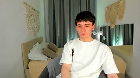 Ethan online show from August 11, 11:12 am