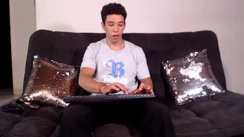 ethan_noir online show from July 7, 4:27 am