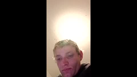 ethanbmx2001 online show from April 7, 10:42 am