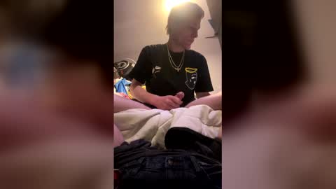 ethanbmx2001 online show from April 15, 6:26 pm