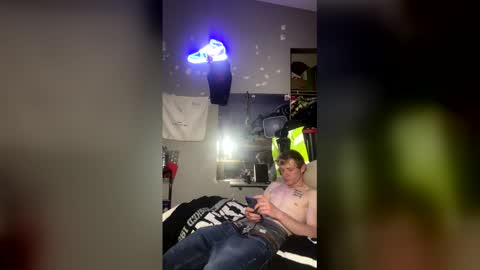 ethanbmx2001 online show from April 22, 7:00 am