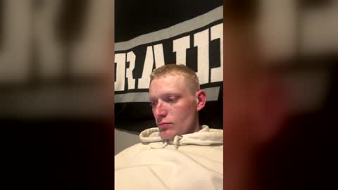 ethanbmx2001 online show from May 23, 9:56 am