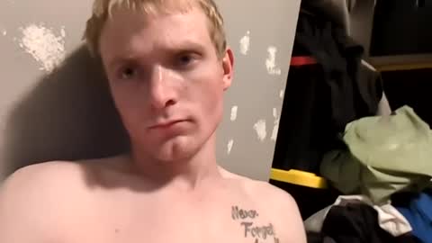 ethanbmx2001 online show from August 5, 12:03 pm