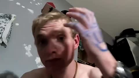 ethanbmx2001 online show from August 16, 8:29 am