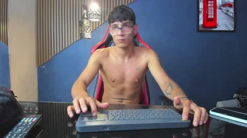 EthanCarter online show from April 3, 1:14 am