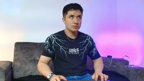 ethanconnor_ online show from May 22, 12:07 pm