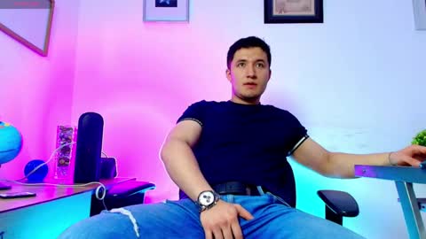 ethanconnor_ online show from May 25, 12:18 pm