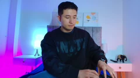 ethanconnor_ online show from May 26, 12:17 pm