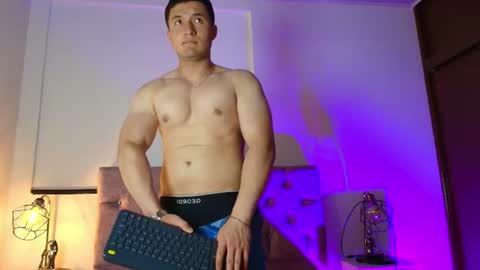 ethanconnor_ online show from July 9, 2:33 pm