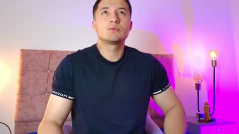 ethanconnor_ online show from August 15, 10:52 am