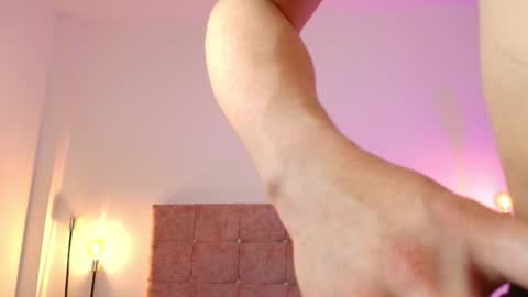 ethanconnor_ online show from August 15, 2:32 pm