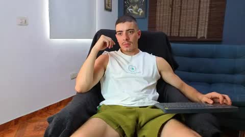 ethangreey1 online show from July 31, 6:13 pm