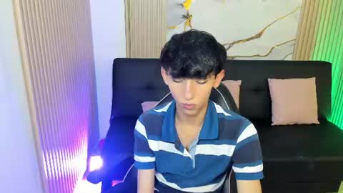 ethann_tay1 online show from August 7, 6:35 am