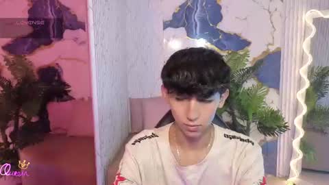 ethann_tay1 online show from August 10, 2:57 am