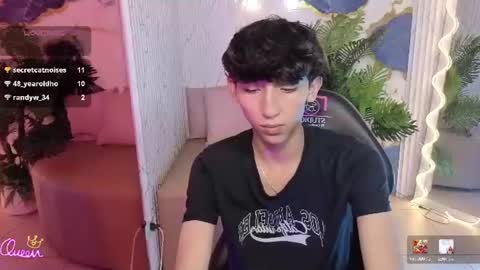 ethann_tay1 online show from August 10, 4:03 am