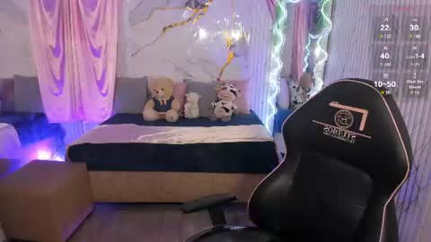 ethann_tay1 online show from August 15, 1:53 am