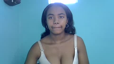 Dinah online show from August 12, 8:27 am