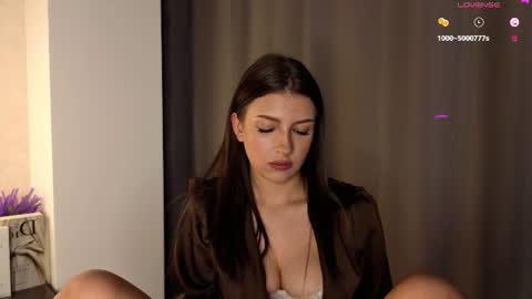 Mila online show from August 13, 8:45 pm