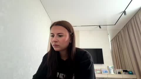 Mila online show from August 7, 1:33 pm