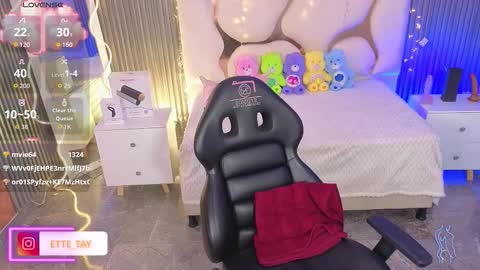 ette online show from March 31, 8:55 am