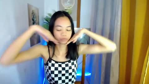 eunie online show from August 14, 3:04 pm