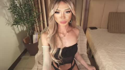 euphoric_goddess online show from July 24, 11:41 pm