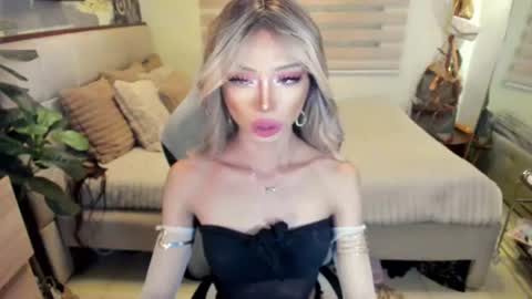 euphoric_goddess online show from July 25, 9:08 pm