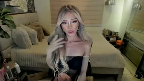 euphoric_goddess online show from August 14, 12:58 am