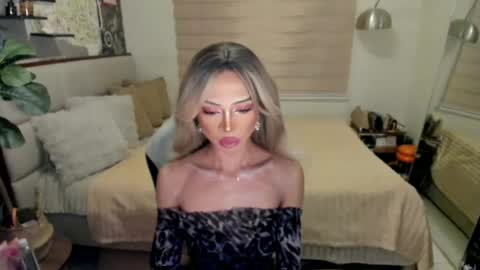 euphoric_goddess online show from August 15, 5:22 am
