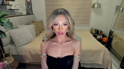 euphoric_goddess online show from August 15, 6:28 am