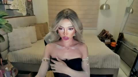 euphoric_goddess online show from August 17, 7:35 am