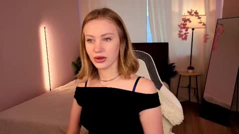 eva hamilton online show from August 2, 1:01 am