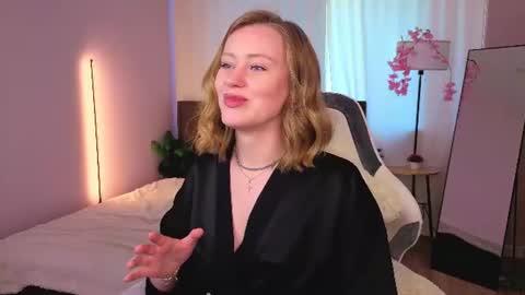 eva hamilton online show from August 3, 6:09 am