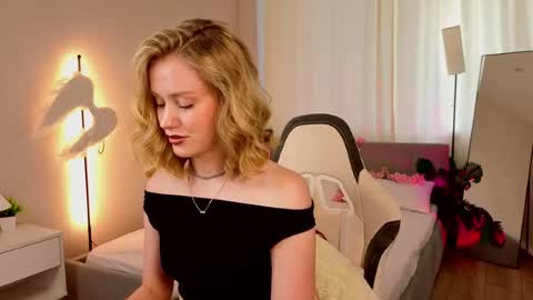 eva hamilton online show from August 16, 2:04 am