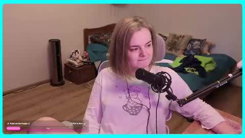 Gamer Katt online show from July 25, 1:37 pm