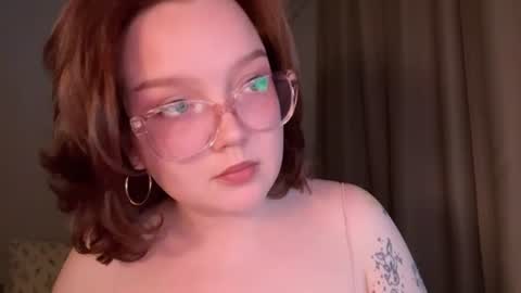 eva_kittenn online show from August 3, 7:10 pm