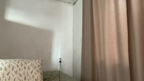 eva_kittenn online show from August 4, 1:52 pm