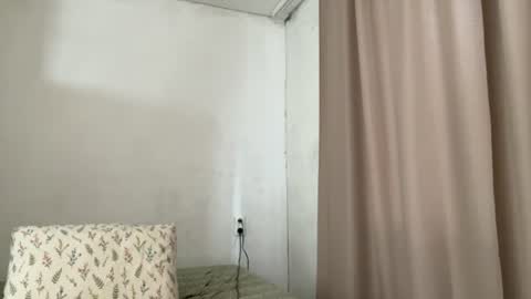 eva_kittenn online show from August 4, 2:58 pm