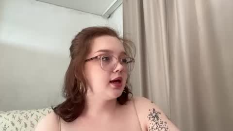 eva_kittenn online show from August 7, 1:44 pm