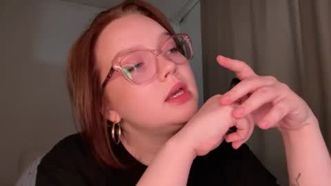 eva_kittenn online show from August 11, 3:25 pm