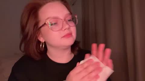 eva_kittenn online show from August 11, 7:05 pm