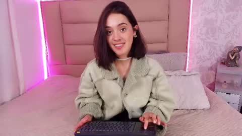 eva_lopez19 online show from August 12, 6:32 pm