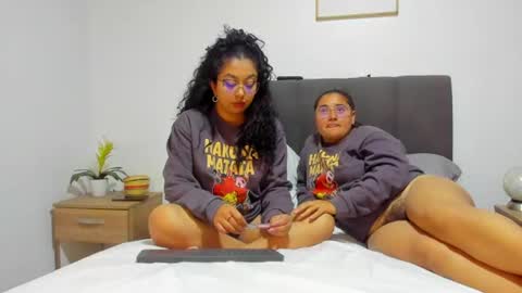 Eva y Mia online show from August 18, 12:33 pm
