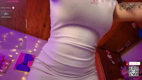 Eva  online show from August 8, 1:11 pm