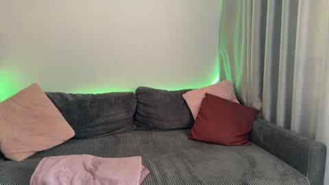 eva_simon__ online show from April 7, 10:31 am